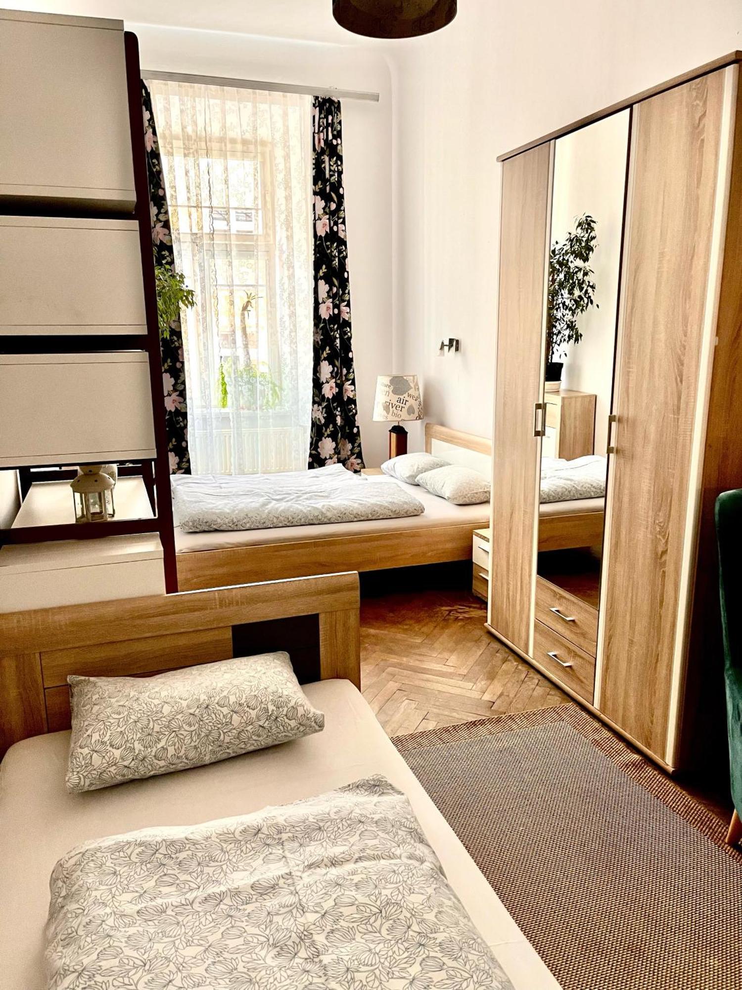 Pokoje Goscinne Wislna Krakow Exterior photo